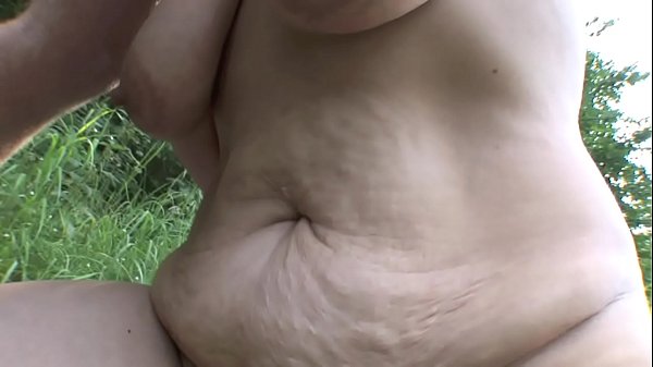 MILF FUCKS HIS YOUNG BF OUTDOOR !!