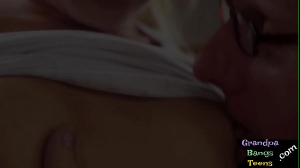 19yo chick gets pussydrilled by lucky senior