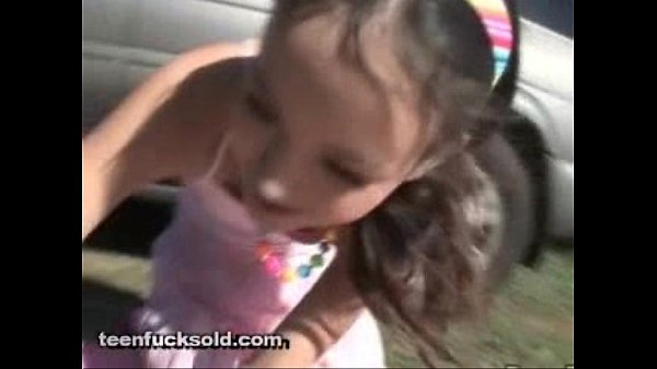 Teen cutie sucks oldman